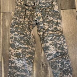 US Army Digital Camo Pants Sized Small