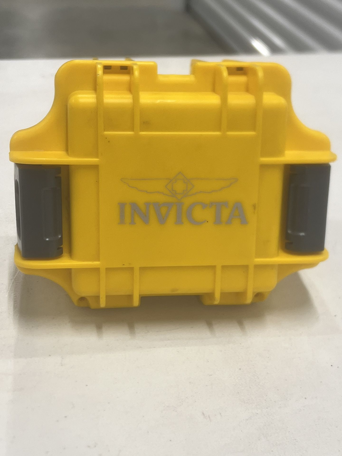 Invicta Slot Impact Case. Great condition however the bottom padding is missing. Location below  31705 Wesley Chapel blvd Fl 33543 Storage Mart   