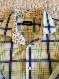 GREAT NEIMAN MARCUS MENS SHIRT. FLAWLESS. LIKE BRAND NEW . Men’s large.