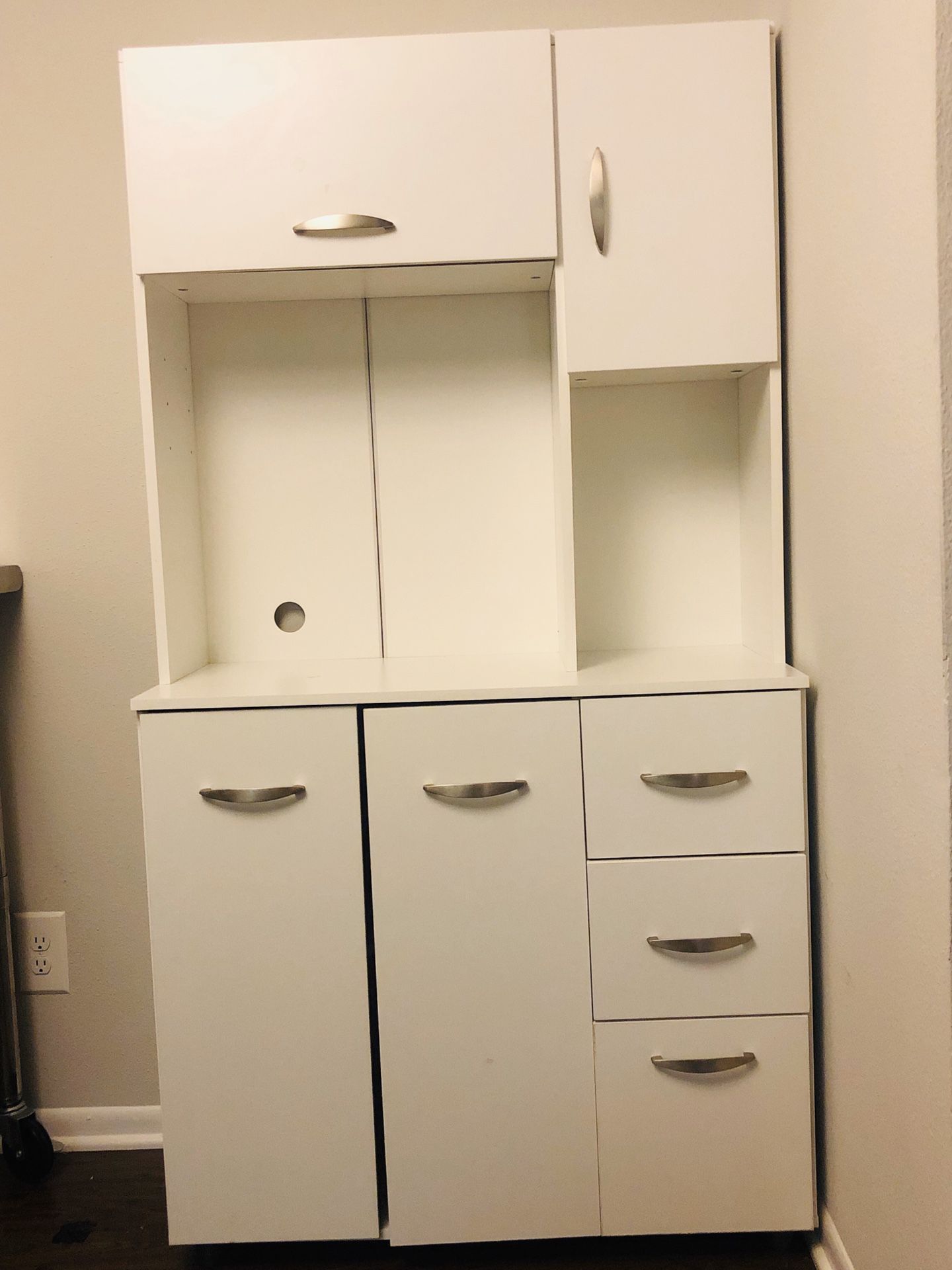 Kitchen Pantry ( barely used)