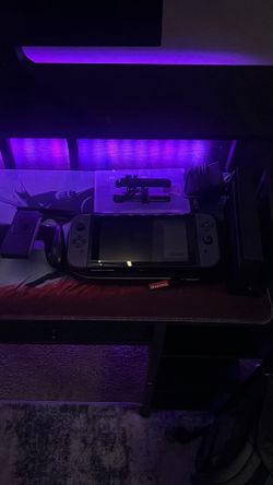 Nintendo Switch Bundle w/Game – Works Perfect, Good Deal
