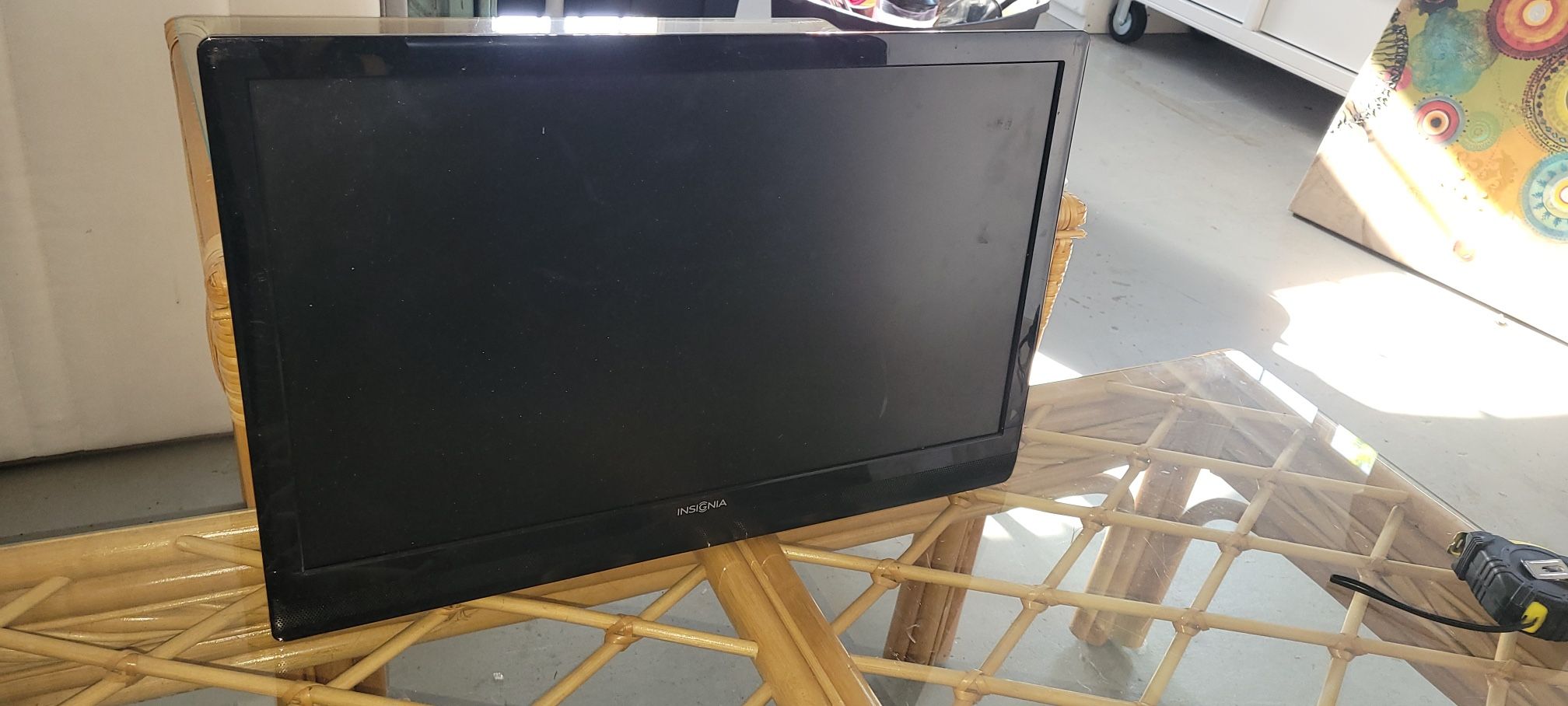 Insignia TV 20 Inches