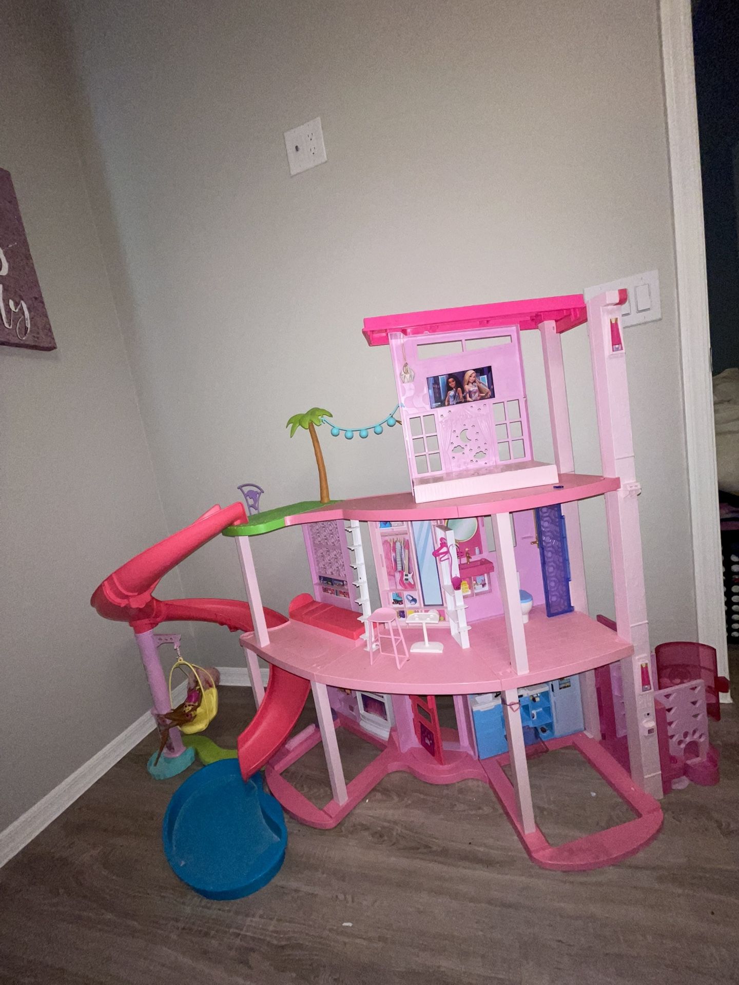 BARBIE DREAM HOUSE