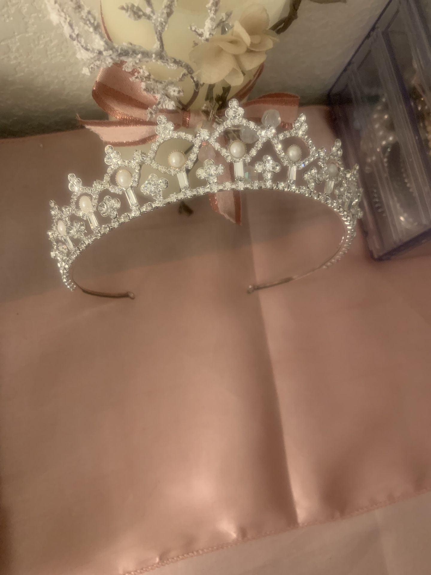 Tiara From Davids Bridal Silvertone Color Like New Crystals And Pearls 