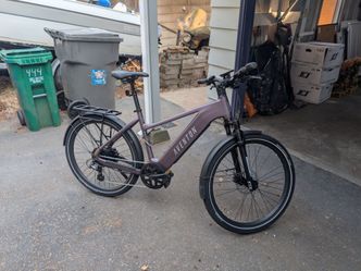 Ebike large Aventon level 3 step over