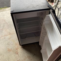 Galanz Mini Fridge