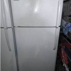 FRIGIDAIRE REFRIGERATOR 