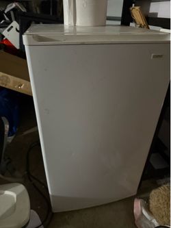 Small Fridge For Dorm