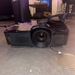 Optoma Professional DLP Projector (WD18 8 QZ UK)