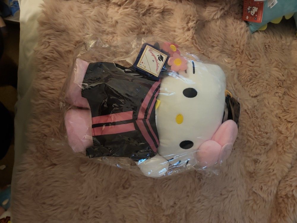 Graduation Hello Kitty 12 Inch