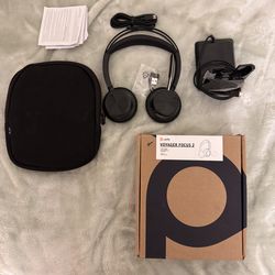 Voyager Focus and Voyager Focus 2, Microphone Headphones. BRAND NEW