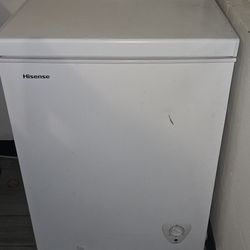 Hisense 5 Cu Ft Deep Freezer