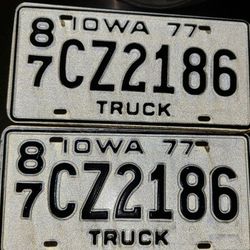 Vintage IOWA 1977 TRUCK LICENSE PLATE Tag - Mancave