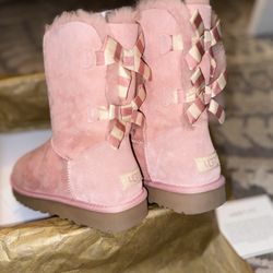 UGG Bailey Bow Stripe SZ 9 Womens