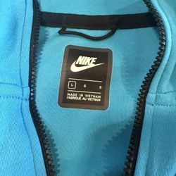 Nike Tech Large 