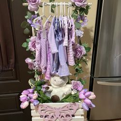 Baby shower Lilac Floral Gift Crate