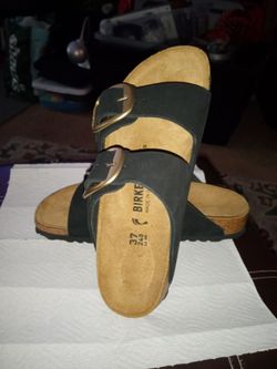 Birkenstock sandals size 6
