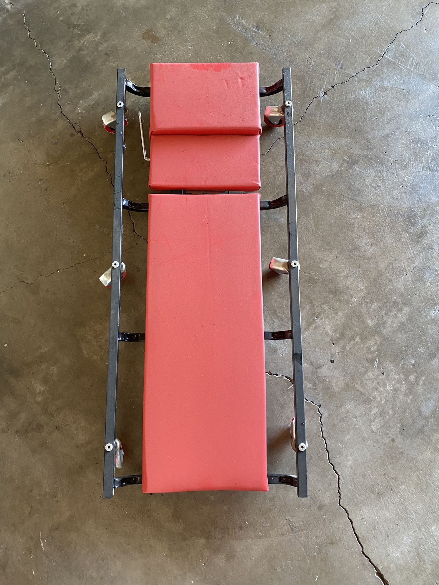 PITTSBURGH AUTOMOTIVE 250 lb. Capacity Creeper With Adjustable Headrest
