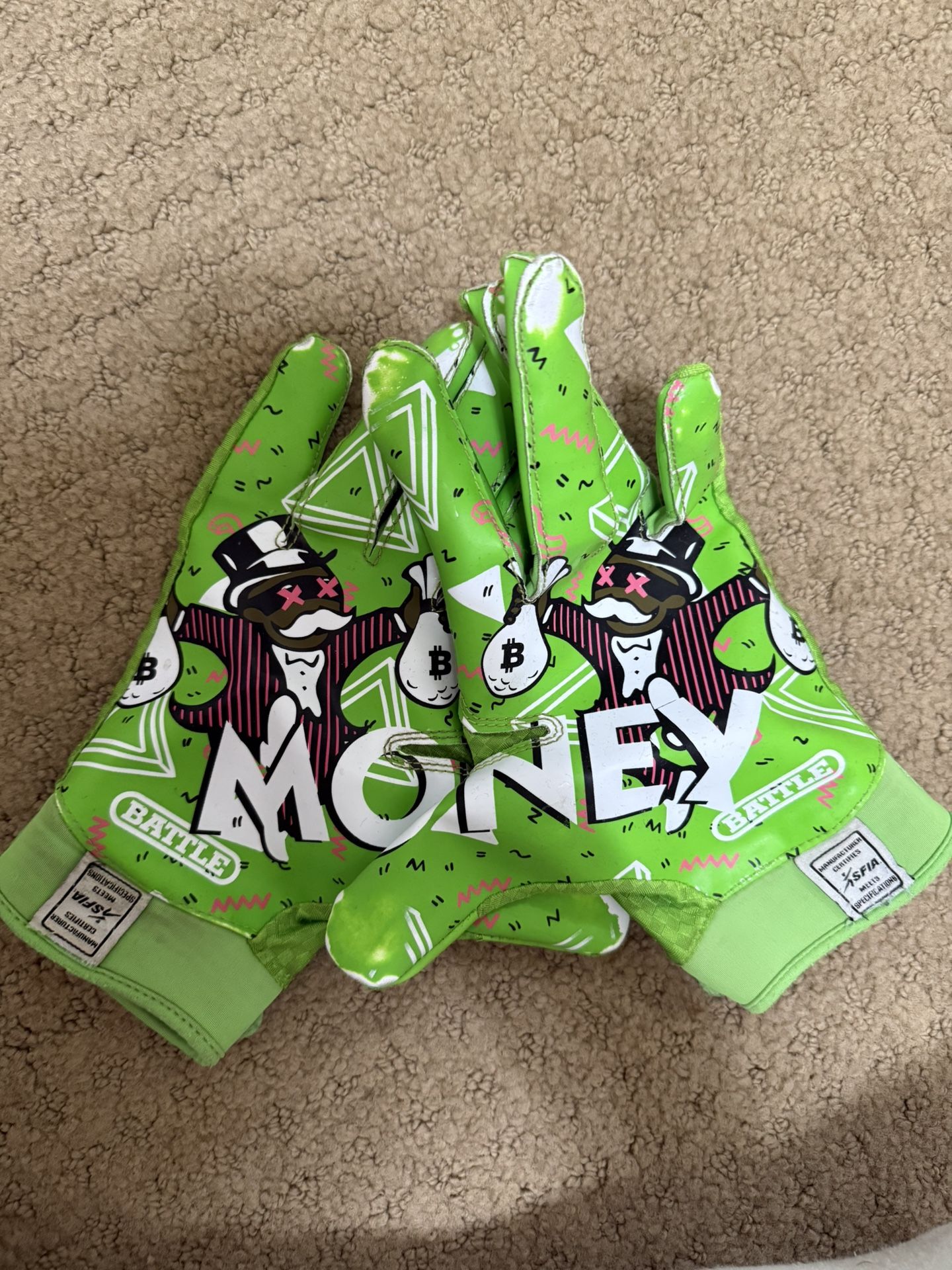 Battle Money Football Gloves Size Large!