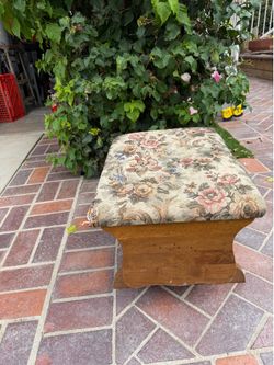 Foot stool for rocking chair