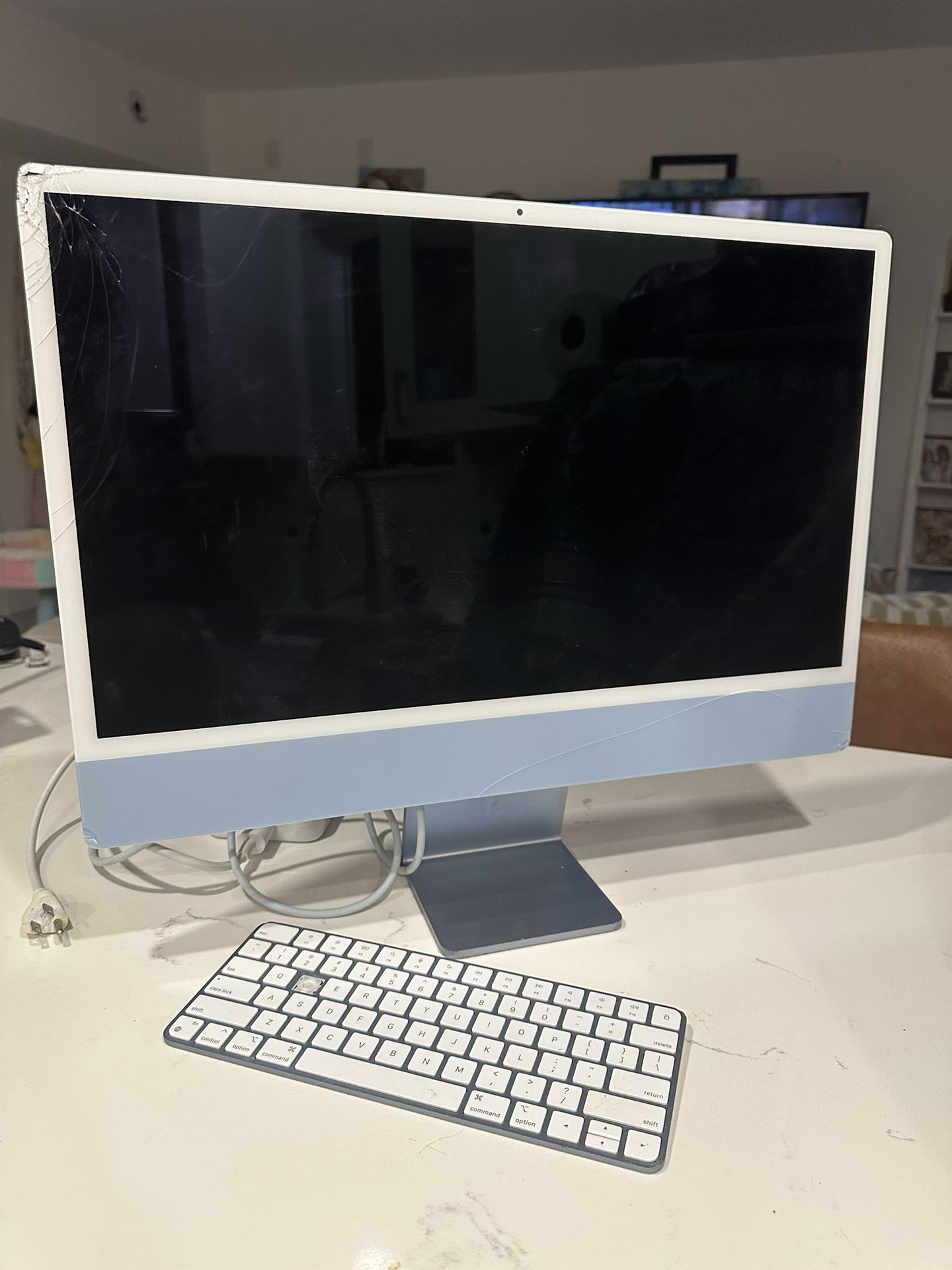 iMac 24” 2021 Purchased In 2023 With Cracked Screen And Couple Other Repair Needs