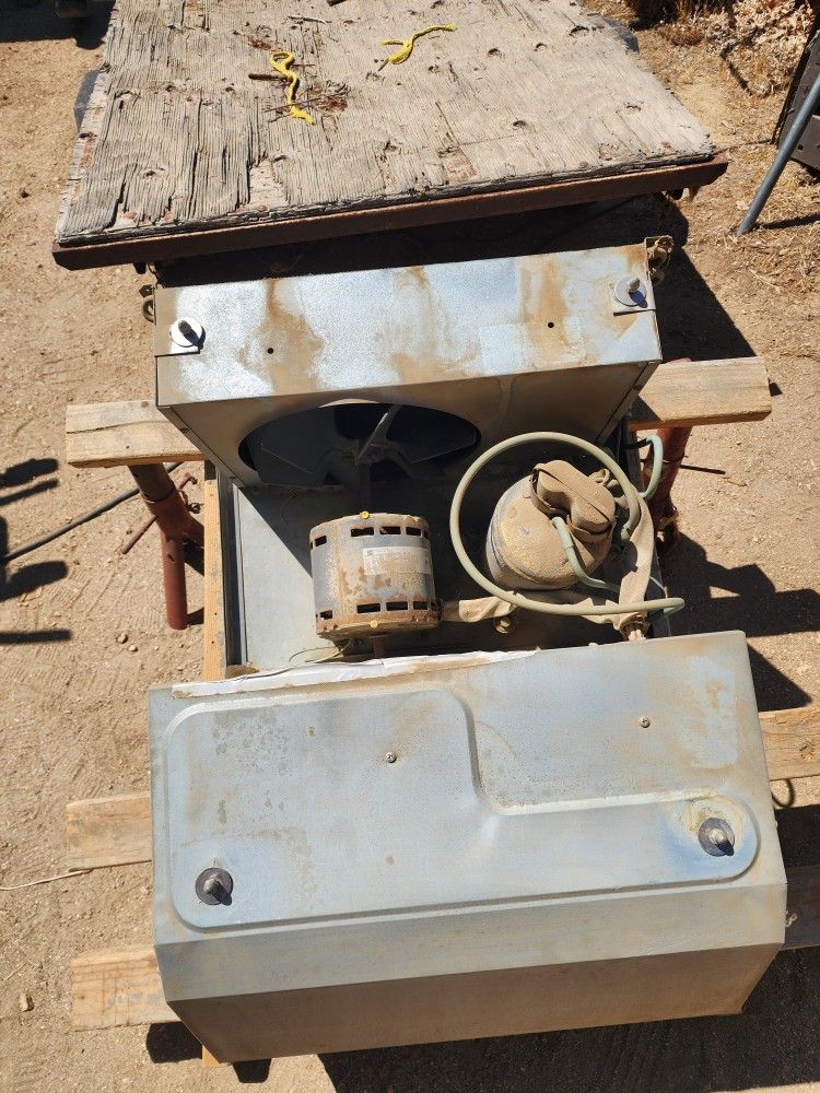 RV AIR CONDITIONER & HEATER COLEMAN