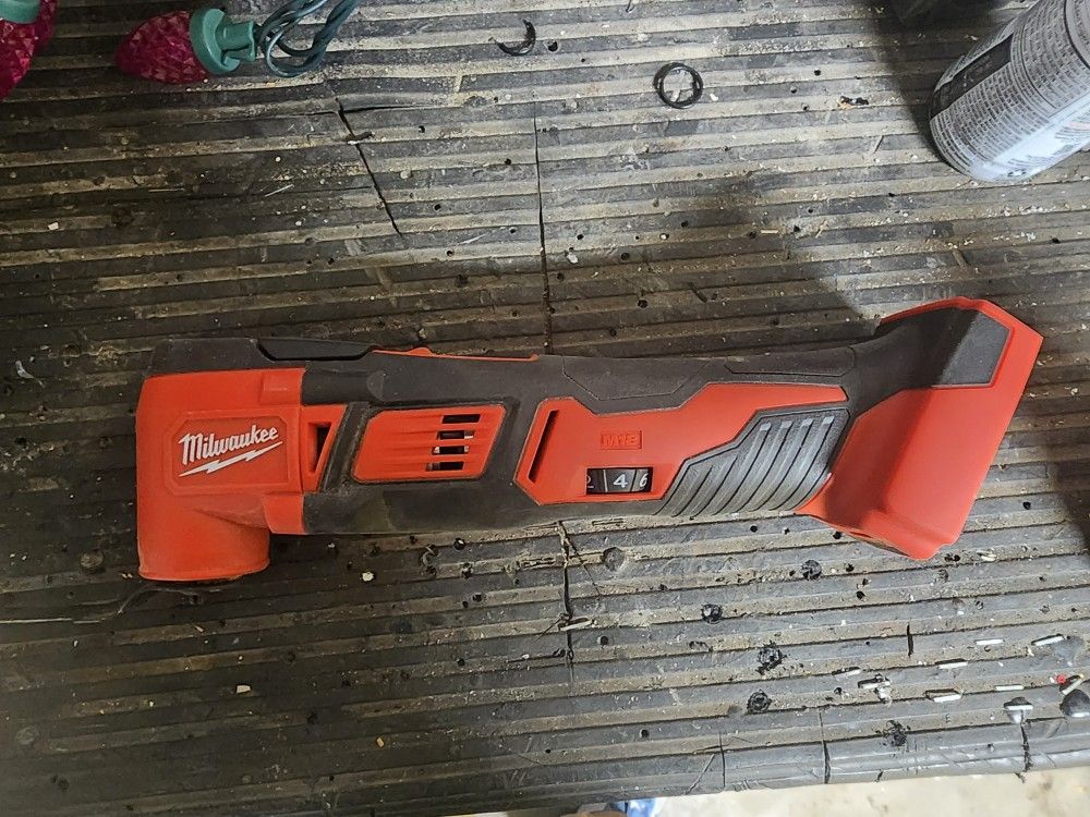 Milwaukee Multitool