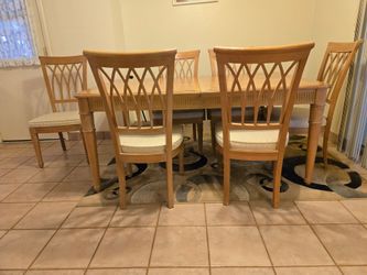 Table 6 chairs