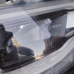 2020 Oem Dodge Ram Rebel Complete Passenger Headlight Assembly 