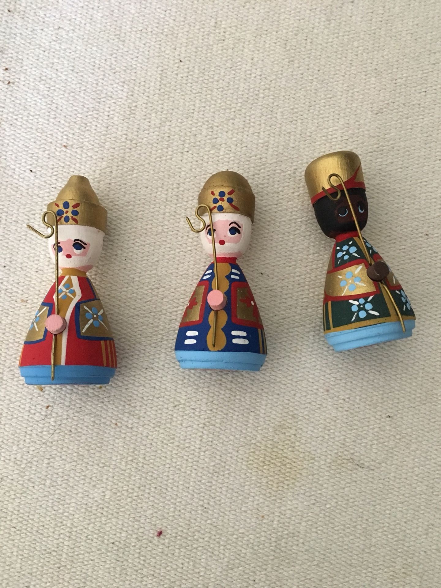 Magens Eigenbrod, handpainted, Bogense Denmark- nativity set, 6 pieces.