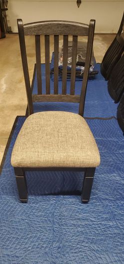 8 Ashley Furniture Dining Chairs