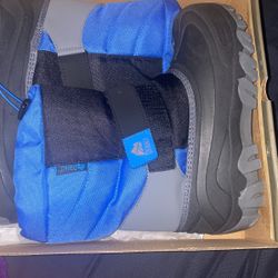 Like New Snow Boots Big Boy Size 6 $20 