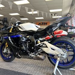 2022 Yamaha YZF-R1M – MotoGP DNA