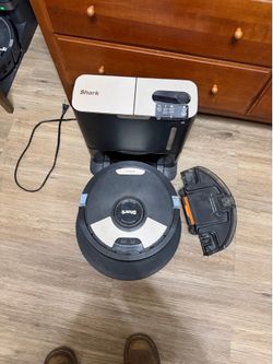 Shark robot vacuum mop