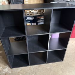 A cube storage container