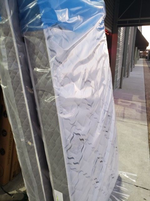 New Twin 6 Inch Plush Mattress Bed