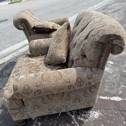 Furniture Pick Up 2  Chairs Free!! 