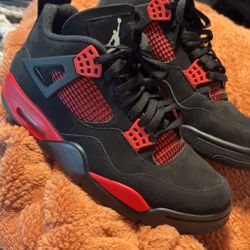 Jordan 4 Thunder reds