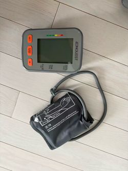 Digital blood pressure monitor