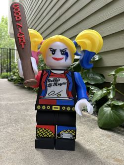 Giant LEGO Harley Quinn