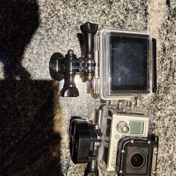 2 GoPro HERO3+ action Cameras