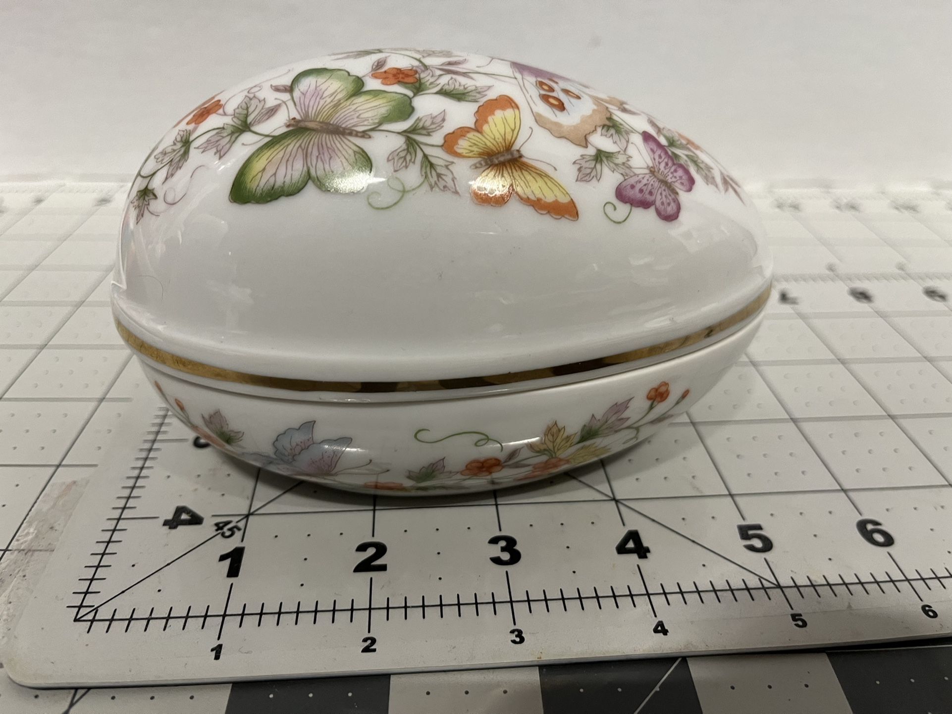 Egg Shaped Candy Bowl, Avon 1974, 22k Gold Trim