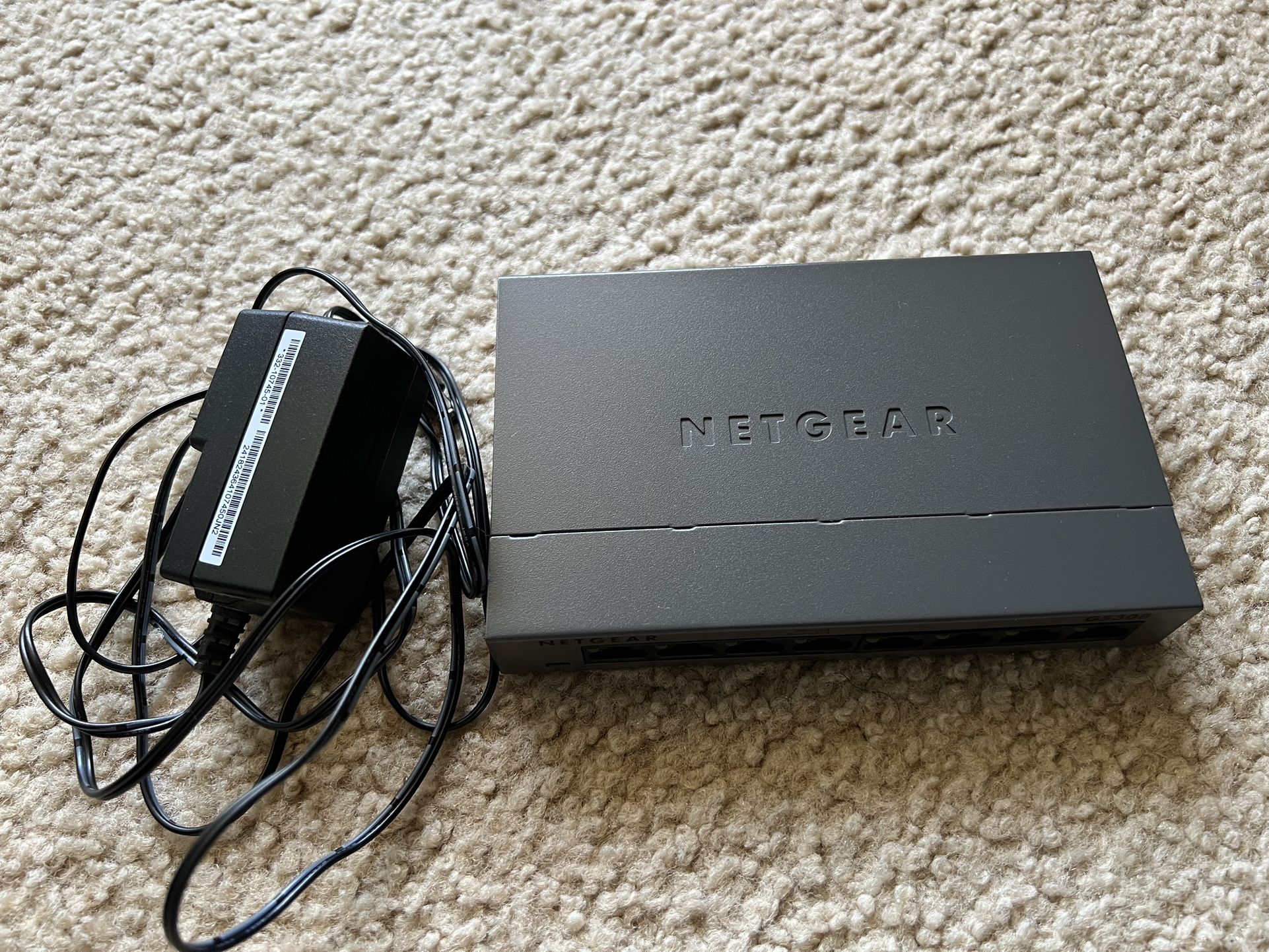 Used Netgear 8 port gigabit switch GS308V2