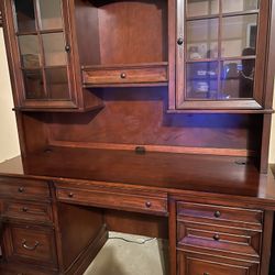 Very Nice Wood Desk