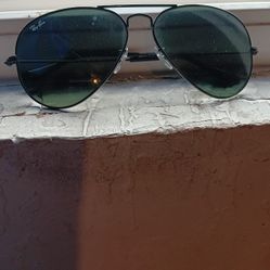 RayBand Black Aviator Sunglasses (Used)