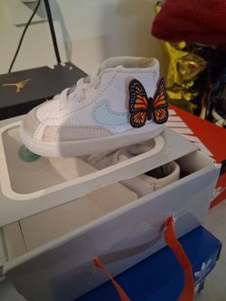 5 pair of infant shoes