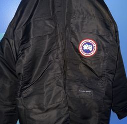canada goose for sale need it gone quick [ quick shipping (cashapp only) }