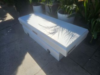 Weather Guard tool box LIKE NEW!!!
