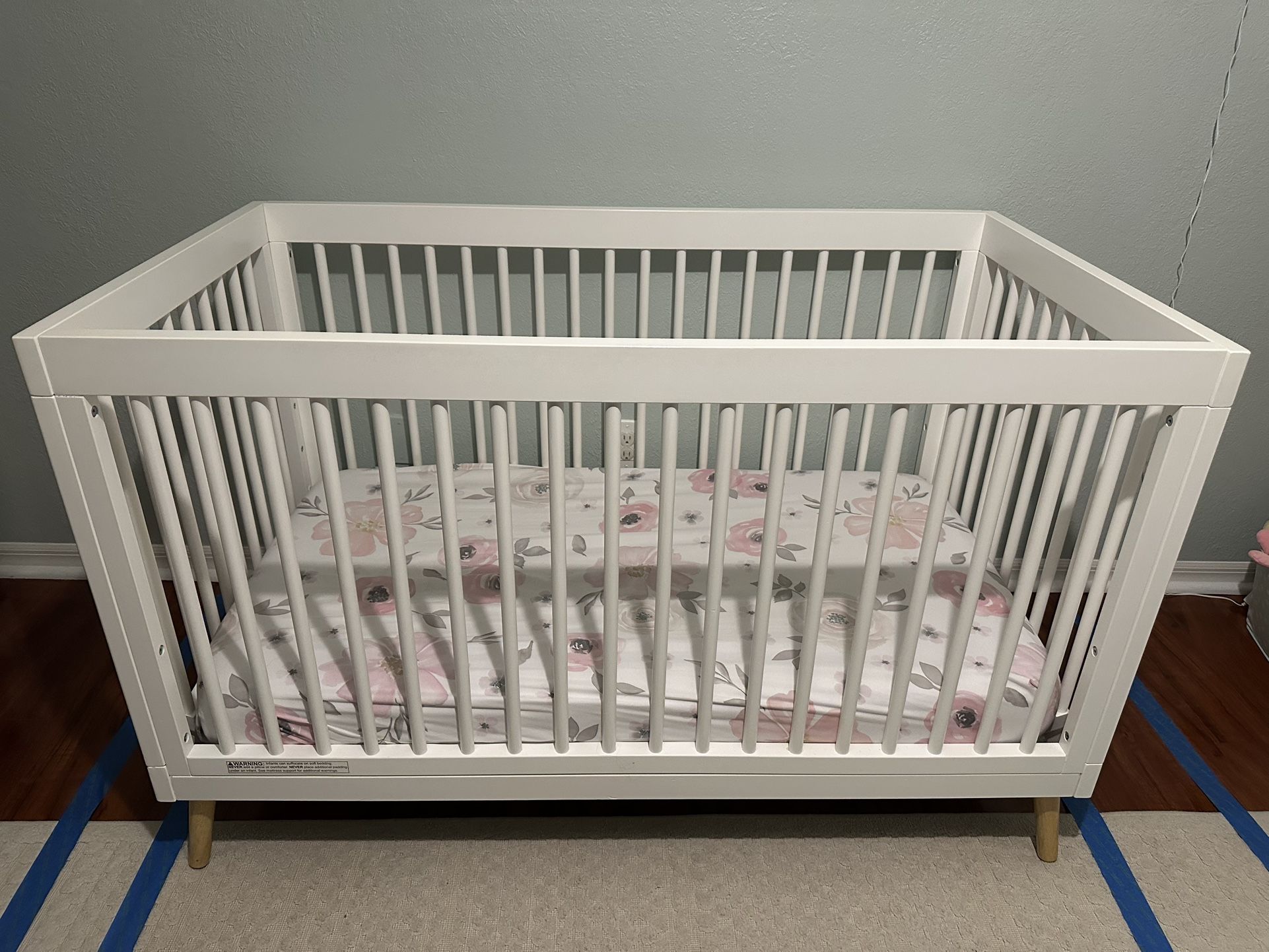 Crib / Convert To Toddler Bed