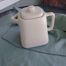 STARBUCKS 2012 TEAPOT
